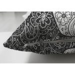 - Suet-K211-Gorsel-2 - Realhomes Çift Taraflı Çiçek Desenli Zeminde Matruşka Dijital Baskılı Dekoratif Süet Yastık Kırlent Kılıfı Realhomes