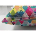 - Suet-K3460-Gorsel-2 - Realhomes Çift Taraflı Modern Renkli Üçgen Tasarımlı Dijital Baskılı Modern Süet Yastık Kırlent Kılıfı Realhomes