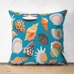 - Suet-K3470-Gorsel - Realhomes Realhomes Çift Taraflı Mavi Zeminde Deniz Kabukları Dijital Baskılı Modern Süet Yastık Kırlent Kılıfı Realhomes