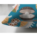 - Suet-K3470-Gorsel-2 - Realhomes Realhomes Çift Taraflı Mavi Zeminde Deniz Kabukları Dijital Baskılı Modern Süet Yastık Kırlent Kılıfı Realhomes