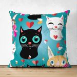 - Suet-K3491-Gorsel - Realhomes Çift Taraflı Mavi Zeminde Kedicikler Özel Tasarım Modern Süet Yastık Kırlent Kılıfı Realhomes