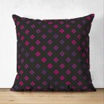 - Suet-K3533-Gorsel - Realhomes Realhomes Çift Taraflı Siyah Zeminde Pembe Geometrik Desenli Dijital Baskılı Modern Süet Yastık Kırlent Kılıfı Realhomes