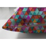 - Suet-K3550-Gorsel-2 - Realhomes Çift Taraflı Özel Tasarım 3D Renkli Üçgenler Dijital Baskılı Süet Yastık Kırlent Kılıfı Realhomes