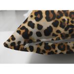 - Suet-K3660-Gorsel-2 - Realhomes Çift Taraflı Leopar Motifli Dijital Baskılı Süet Yastık Kırlent Kılıfı Realhomes