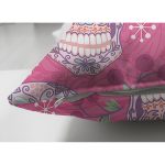 - Suet-K3682-Gorsel-2 - Realhomes Çift Taraflı Pembe Zeminli Kurukafa Dijital Baskılı Süet Yastık Kırlent Kılıfı Realhomes