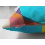 - Suet-K3698-Gorsel-2 - Realhomes Çift Taraflı Renkli Üçgenler Dijital Baskılı Modern Süet Yastık Kırlent Kılıfı Realhomes