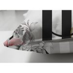 - Suet-K3809-Gorsel-2 - Realhomes Çift Taraflı Beyaz Zeminde Kırmızı Çiçekler Dijital Baskılı Modern Süet Yastık Kırlent Kılıfı Realhomes