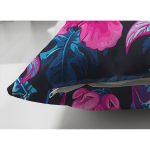 - Suet-K3859-Gorsel-2 - Realhomes Çift Taraflı Mavi Zeminde Rengarenk Çiçekler Dijital Baskılı Modern Süet Yastık Kırlent Kılıfı Realhomes