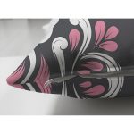 - Suet-K3961-Gorsel-2 - Realhomes Çift Taraflı Gri Zeminde Pembe Beyaz Damask Desenli Özel Tasarım Dijital Baskılı Modern Süet Yastık Kırlent Kılıfı Realhomes