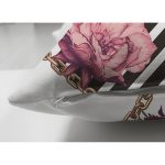 - Suet-K3966-Gorsel-2 - Realhomes Çift Taraflı Çizgili Zeminde Çiçek Desenli Özel Tasarım Dijital Baskılı Modern Süet Yastık Kırlent Kılıfı Realhomes