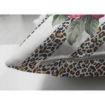 - Suet-K3997-Gorsel-2 - Realhomes Çift Taraflı Leopar Zeminde Altın Zincir Ve Çiçekler Özel Tasarım Dijital Baskılı Modern Süet Yastık Kırlent Kılıfı Realhomes