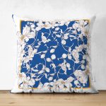 - Suet-K4008-Gorsel - Realhomes Çift Taraflı Mavi Beyaz Zeminde Çiçekler Özel Tasarım Dijital Baskılı Modern Süet Yastık Kırlent Kılıfı Realhomes