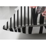 - Suet-K4027-Gorsel-2 - Realhomes Çift Taraflı Zebra Zeminde Çiçek Motifli Özel Tasarım Dijital Baskılı Modern Süet Yastık Kırlent Kılıfı Realhomes
