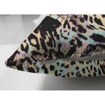- Suet-K4051-Gorsel-2 - Realhomes Çift Taraflı Renkli Leopar Desenli Özel Tasarım Dijital Baskılı Modern Süet Yastık Kırlent Kılıfı Realhomes