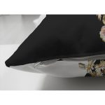 - Suet-K4077-Gorsel-2 - Realhomes Çift Taraflı Siyah Beyaz Zeminde Çiçek Desenli Özel Tasarım Dijital Baskılı Modern Süet Yastık Kırlent Kılıfı Realhomes