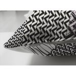 - Suet-K4087-Gorsel-2 - Realhomes Çift Taraflı Karmaşık Zikzak Motifli Özel Tasarım Dijital Baskılı Modern Süet Yastık Kırlent Kılıfı Realhomes