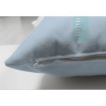 - Suet-K4477m-Gorsel-2 - Realhomes Çift Taraflı Mavi Zemin Balon Ve Zürafa Desenli Temalı Sevimli Ayıcık Çocuk Odası Süet Yastık Kırlent Kılıfı Realhomes