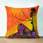 - Suet-K6191-Gorsel - Realhomes Çift Taraflı Afrika Kadın İllüstrasyon Motifli Dijital Baskılı Dekoratif Süet Yastık Kırlent Kılıfı Realhomes