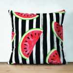 - Suet-K6204-Gorsel - Realhomes Çift Taraflı Çizgili Zemin Ve Karpuzlu Dijital Baskılı Dekoratif Süet Yastık Kırlent Kılıfı Realhomes