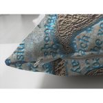 - Suet-K6764-Gorsel-2 - Realhomes Çift Taraflı Kabartma Yüzey Yaprak Desenli Dijital Baskılı Dekoratif Süet Yastık Kırlent Kılıfı Realhomes