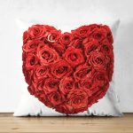 - Suet-K69-Gorsel - Realhomes Çift Taraflı Kırmızı Kalp Desenli Dijital Baskılı Dekoratif Süet Yastık Kırlent Kılıfı Realhomes