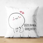 - Suet-K9311-Gorsel - Realhomes Çift Taraflı Özel Tasarım Güzelin Miyim ? Dijital Baskılı Dekoratif Süet Yastık Kırlent Kılıfı Realhomes