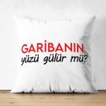 - Suet-K9324-Gorsel - Realhomes Çift Taraflı Özel Tasarım Garibanın Yüzü Gülür Mü ? Dijital Baskılı Modern Süet Yastık Kırlent Kılıfı Realhomes