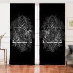 Realhomes Siyah Zeminde Beyaz Modern Desenli Salon Fon Perde Realhomes