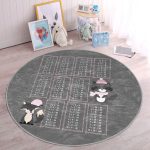 - RealHomes Dijital Baskılı Kaymaz Tabanlı Comfort Çocuk Odası Yuvarlak Halı - Realhomes  Gri Zeminli Eğitici Çarpım Tablosu Çizimli Çocuk & Genç Odası Makinede Yıkanabilir Kaymaz Tabanlı Yuvarlak Çocuk Oyun Halısı Realhomes
