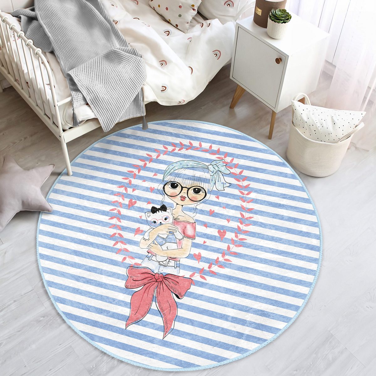 Mavi Çizgili Fashion Girl Çocuk & Genç Odası Makinede Yıkanabilir Kaymaz Tabanlı Yuvarlak Çocuk Halısı Realhomes