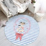 - RealHomes Dijital Baskılı Kaymaz Tabanlı Comfort Çocuk Odası Yuvarlak Halı - Realhomes Mavi Çizgili Fashion Girl Çocuk & Genç Odası Makinede Yıkanabilir Kaymaz Tabanlı Yuvarlak Çocuk Halısı Realhomes