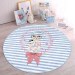 - RealHomes Dijital Baskılı Kaymaz Tabanlı Comfort Çocuk Odası Yuvarlak Halı - Realhomes Mavi Çizgili Fashion Girl Çocuk & Genç Odası Makinede Yıkanabilir Kaymaz Tabanlı Yuvarlak Çocuk Halısı Realhomes