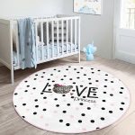 - RealHomes Dijital Baskılı Kaymaz Tabanlı Comfort Çocuk Odası Yuvarlak Halı - Realhomes  Love Princess Motifli Çocuk & Genç Odası Makinede Yıkanabilir Kaymaz Tabanlı Yuvarlak Çocuk Halısı Realhomes