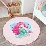- RealHomes Dijital Baskılı Kaymaz Tabanlı Comfort Çocuk Odası Yuvarlak Halı - Realhomes  Denizkızı Desenli Çocuk & Genç Odası Makinede Yıkanabilir Kaymaz Tabanlı Yuvarlak Çocuk Halısı Realhomes