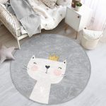 - RealHomes Dijital Baskılı Kaymaz Tabanlı Comfort Çocuk Odası Yuvarlak Halı - Realhomes  Hello Kedicik Çocuk & Genç Odası Makinede Yıkanabilir Kaymaz Tabanlı Yuvarlak Çocuk Halısı Realhomes