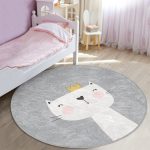 - RealHomes Dijital Baskılı Kaymaz Tabanlı Comfort Çocuk Odası Yuvarlak Halı - Realhomes  Hello Kedicik Çocuk & Genç Odası Makinede Yıkanabilir Kaymaz Tabanlı Yuvarlak Çocuk Halısı Realhomes