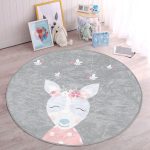 - RealHomes Dijital Baskılı Kaymaz Tabanlı Comfort Çocuk Odası Yuvarlak Halı - Realhomes  Gri Zemin Ceylan Ve Arı Temalı Çocuk & Genç Odası Makinede Yıkanabilir Kaymaz Tabanlı Yuvarlak Çocuk Halısı Realhomes