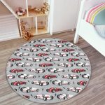 - RealHomes Dijital Baskılı Kaymaz Tabanlı Comfort Çocuk Odası Yuvarlak Halı - Realhomes  Gri Zeminde Yarış Arabalı Çocuk & Genç Odası Makinede Yıkanabilir Kaymaz Tabanlı Yuvarlak Çocuk Halısı Realhomes