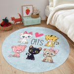 - RealHomes Dijital Baskılı Kaymaz Tabanlı Comfort Çocuk Odası Yuvarlak Halı - Realhomes  Cats Motifli Çocuk & Genç Odası Makinede Yıkanabilir Kaymaz Tabanlı Yuvarlak Çocuk Halısı Realhomes