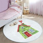 - RealHomes Dijital Baskılı Kaymaz Tabanlı Comfort Çocuk Odası Yuvarlak Halı - Realhomes Minyatür Yeşil Ev Çizimli Çocuk & Genç Odası Makinede Yıkanabilir Kaymaz Tabanlı Yuvarlak Çocuk Halısı Realhomes