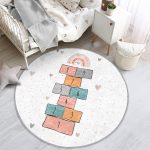 - RealHomes Dijital Baskılı Kaymaz Tabanlı Comfort Çocuk Odası Yuvarlak Halı - Realhomes  Renkli Seksek Temalı Eğitici Oyun Çizimli Çocuk & Genç Odası Makinede Yıkanabilir Kaymaz Tabanlı Yuvarlak Çocuk Oyun Halısı Realhomes