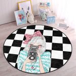 - RealHomes Dijital Baskılı Kaymaz Tabanlı Comfort Çocuk Odası Yuvarlak Halı - Realhomes  Dama Zeminli Fotoğraf Çeken Kız Tasarımlı Çocuk & Genç Odası Makinede Yıkanabilir Kaymaz Tabanlı Yuvarlak Çocuk Halısı Realhomes