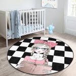 - RealHomes Dijital Baskılı Kaymaz Tabanlı Comfort Çocuk Odası Yuvarlak Halı - Realhomes  Dama Zeminli Kitap Okuyan Kız Tasarımlı Çocuk & Genç Odası Makinede Yıkanabilir Kaymaz Tabanlı Yuvarlak Çocuk Halısı Realhomes