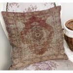 - K11010-Gorsel-1 - Realhomes RealHomes Kiremit Zeminde Osmanlı Motifli Eskitme Desenli Dijital Baskılı Yastık Kırlent Kılıfı Realhomes