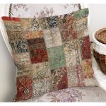 - K11025-Gorsel-1 - Realhomes RealHomes Çok Renki Zeminde Patchwork Motifli Eskitme Desenli Dijital Baskılı Yastık Kırlent Kılıfı Realhomes