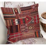 - K11027-Gorsel-1 - Realhomes  RealHomes Kiremit Zeminde Kilim Motifli Eskitme Desenli Dijital Baskılı Yastık Kırlent Kılıfı Realhomes