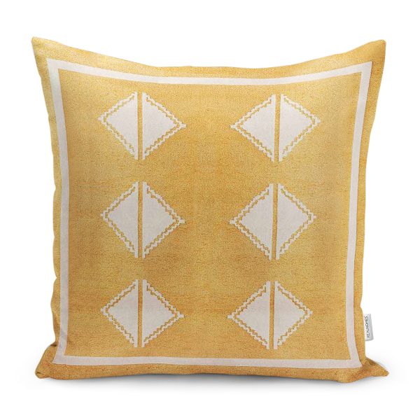 - K11029-Gorsel - Realhomes  RealHomes Kiremit Zeminde Kilim Motifli Baklava Desenli Dijital Baskılı Yastık Kırlent Kılıfı Realhomes