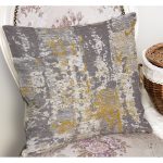 - K11035-Gorsel-1 - Realhomes RealHomes Sarı ve Gri Zeminde Modern Motifli Antika Desenli Dijital Baskılı Yastık Kırlent Kılıfı Realhomes