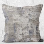 - K11036-Gorsel-2 - Realhomes RealHomes Gri Zeminde Eskitme Motifli Duvar Desenli Dijital Baskılı Yastık Kırlent Kılıfı Realhomes