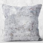 - K11046-Gorsel-2 - Realhomes RealHomes Açık Gri Zeminde Modern Motifli Duvar Desenli Dijital Baskılı Yastık Kırlent Kılıfı Realhomes